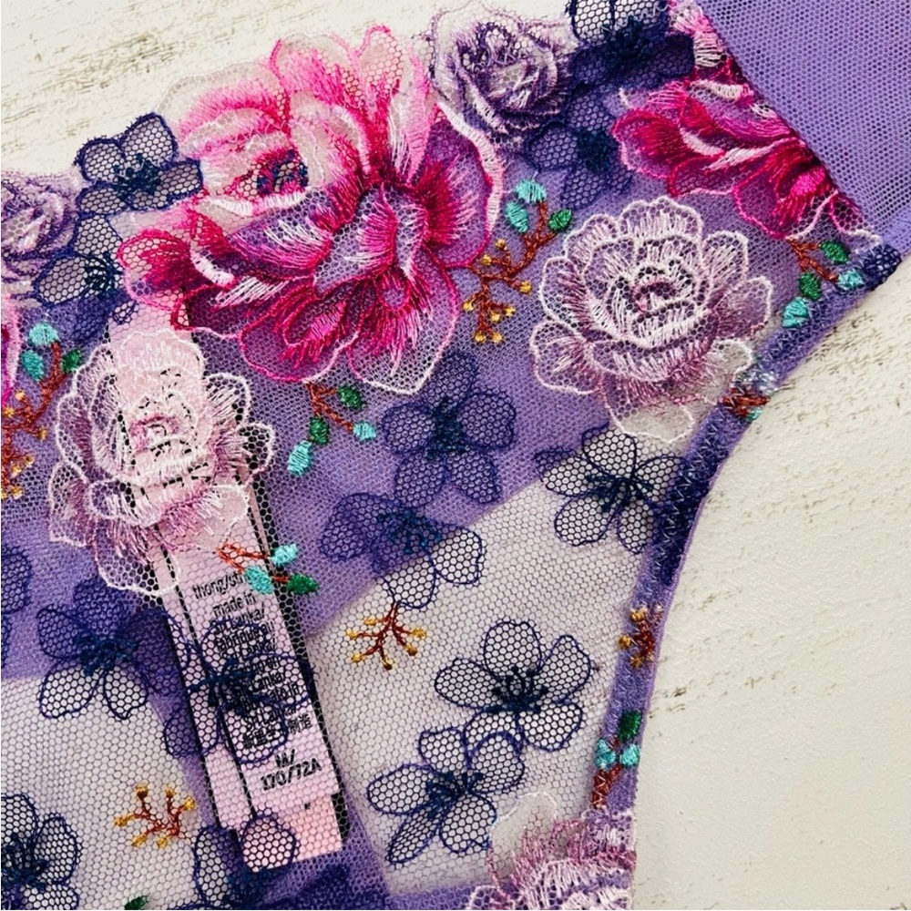 Victoria’s Secret Floral Lace Thong Medium - Picture 5 of 7